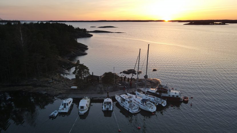 auringonlasku luonnonsatama